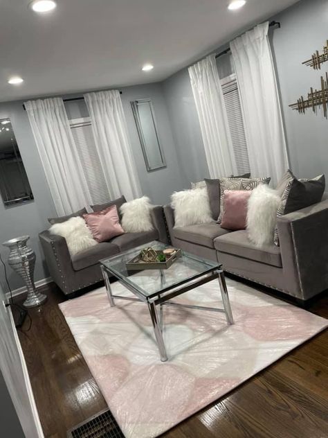 Girl Apartment Decor Living Room Modern, Basic Apartment Kitchen Decor, Pink Gray And White Apartment, Living Room Designs Pink, Girl Living Room Ideas Apartment, Girl Apartment Decor Living Room, Black And Pink Living Room, Pink Grey Living Room, Gray And Pink Living Room