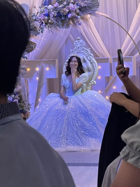 debut 
filipinana theme
blue dress Debut Venue Design Simple, Disney Debut Theme, Quinceanera Vision Board, Debut Filipino Dresses, Requeridos For Quince, Debutante Dresses Filipino, Debut Theme Ideas 18th Elegant, Debut Philippines, Debut Gowns Filipino