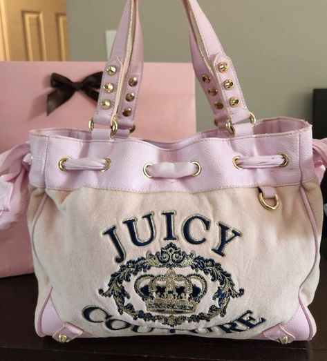 plush doll 🎀 on Instagram 2000s Bags, Juicy Couture Purse, Girly Bags, Couture Handbags, Pink Girly Things, Couture Bags, Juicy Couture Bags, Pretty Bags, Cute Purses