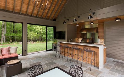 Pool House Summer Sanctuaries: 3 Projects from Top Designers -Southern Home Pool House Interior, Backyard Pool House, Pool House Design, Modern Pool House, Pool House Designs, Pool Remodel, Modern Pools, Southern Home, Screened Porch