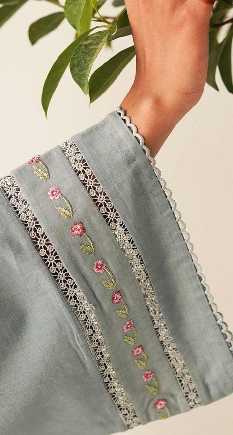 Kurta Sleeves Design With Lace, Printed Suit Sleeves Design, Desi Sleeves Design, Pakistani Kurta Sleeves Design, Kamiz Hand Design, Hand Embroidery On Neckline, Kamiz Design With Lace, New Hand Embroidery Designs For Kurti, Pakistani Suit Sleeves Design