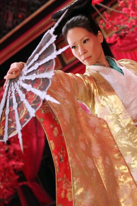 Lucy Liu photos Man with the Iron Fists A Tessen or fighting fan Tessen Fan, Iron Fan, Female Ninja, Martial Arts Movies, Jamie Chung, Lucy Liu, Japanese Fan, Female Fighter, Kill Bill