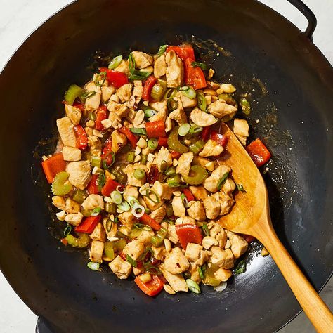 Kung pao chicken | Recipes | WW USA Chicken Recipes Ww, Chicken Healthy Recipes, Kung Pao Chicken Recipe, Healthy Food Alternatives, Chicken Healthy, Chicken Salad Recipes, Ww Recipes, Boneless Skinless Chicken Breast, Kung Pao