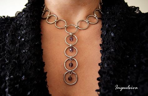 ♥ Before purchasing, I recommend reviewing the FAQs section for important details ♥ A beautiful silver plated jump ring choker necklace with 4 semi-precious stones or faceted glass beads hanging in the heart of the necklace's drop. This Game of Thrones influenced a unique necklace with add a hint of medieval royalty to all your outfits. You can choose semi-precious stones or faceted glass beads, please browse the options menu. * Length: 40 cm adjustable. * Options of stone: (in photos) Turquoise Modern Silver Jewelry With Faceted Beads, Chainmaille Jewelry Patterns, Sophisticated Jewelry, Chain Maille Jewelry, Ring Chain, Inspired Necklace, Dope Jewelry, Chain Mail, Semi Precious Stones