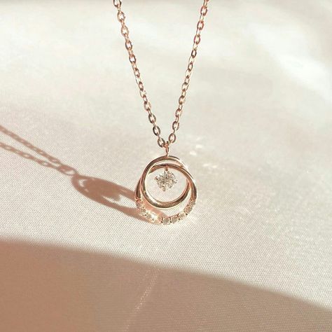 Real Rose Gold Jewelry, Gold Jewelry Simple Necklace Classy, Chain Lockets Gold Simple, Simple Jewelry Set, Vj Collection, Pandora Jewelry Necklace, قلادات متدلية, Hand Jewelry Rings, Jewelry Necklace Simple