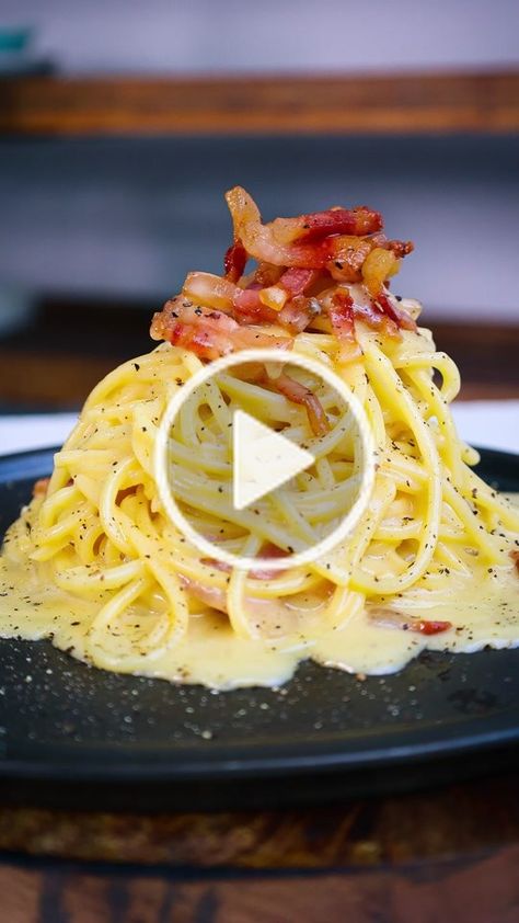 How To Plate Spaghetti, Carbonara Recipe Video, Carbonara Pasta Video, Carbonara Video, Carbonara Pancetta, Easy Carbonara, How To Make Carbonara, Easy Carbonara Recipe, Pasta Carbonara Recipe