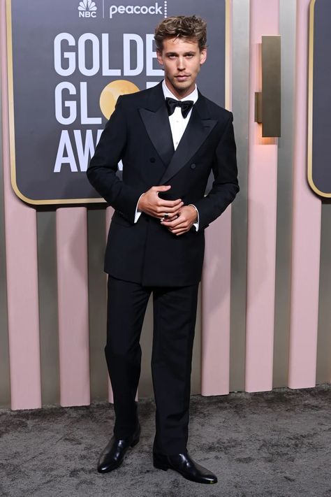 Golden Globes 2023, Butler Outfit, 2023 Red Carpet, Stylish Mens Suits, Red Carpet Photos, Prom Inspiration, Golden Globes Red Carpet, Red Carpet Outfits, Evolution Of Fashion