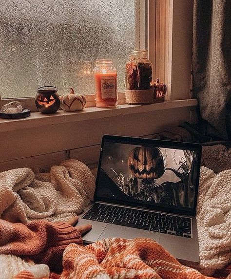 ᴀʟʟy on Twitter: "im officially over summer , these vibes need to come quicker https://t.co/L4npGSOBGe" / Twitter Helloween Wallpaper, Autumn Room, Fall Room Decor, Fall Bedroom Decor, Halloween Bedroom, Fall Mood Board, Fall Bedroom, Autumn Magic, Fall Inspo