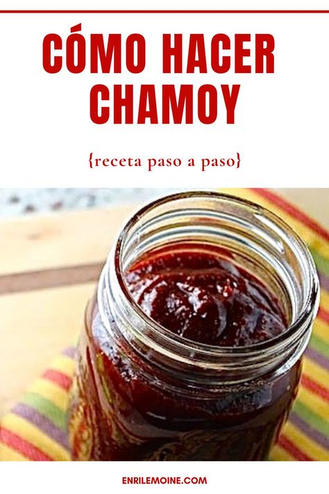 Mexicano que se respete toma chamoyadas y le pone chamoy a la fruta. El chamoy es una salsa entre dulce y salada, espesa, de sabor agridulce. Haz clic para la mejor receta de chamoy casero by enrilemoine. Mexican Snacks Chamoy, Chamoy Dip, Chamoy Recipe, Mango Chamoy, Chamoy Sauce, Bakery Shop Design, Mexican Snacks, Beer Recipes, Tamarindo