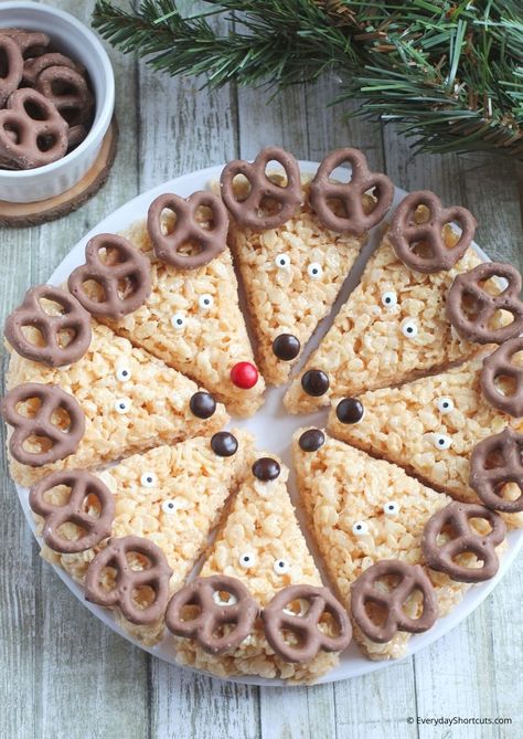 Fun Holiday Desserts, Rice Krispie Treats Christmas, Krispie Treats Recipe, Kid Snacks, Reindeer Games, Spaceships And Laser Beams, Easy Ice Cream, Almond Bark, Rice Krispie Treats