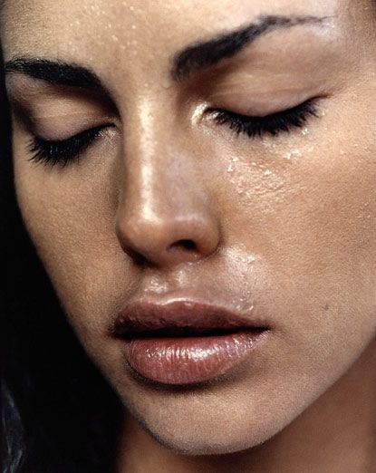 SWEATY LOOK WITH MAKUP!!! Sweaty Makeup Look, Sweaty Photoshoot, Sweaty Aesthetic, Boxer Photoshoot, Sweaty Makeup, Fitness Hairstyles, Sweaty Face, Stop Sweating, Facial Wipes