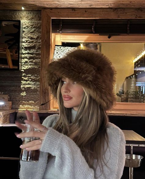 Fur Hat Winter Outfit, Fuzzy Headband Outfit, Baclava Hat Outfit, Fuzzy Russian Hat, Thick Headband Outfit, Winter Outfits Cold Snow Fashion, Fluffy Hat Outfit, Fur Hat Aesthetic, Fuzzy Hat Outfit