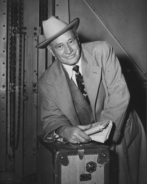 Laundry Shoot, Conrad Hilton, San Francisco Airport, Palmer House, Hilton Hotels, Hotel Concept, Hotel Building, Hotel Chain, Airport Hotel