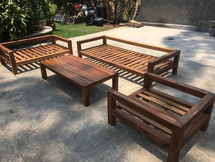 My First Outdoor Lounge Kursi Outdoor, Wooden Sofa Designs, Hemma Diy, Backyard Furniture, Wooden Sofa Set, Outdoor Furniture Plans, Diy Sofa, Pallet Furniture Outdoor, Wood Sofa