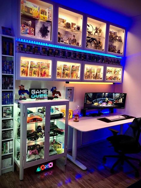 30+ Awesome Gaming Room Setups [2020 Gamer's Guide] Pc Gamer Room Ideas, Gaming Cave Ideas, Man Cave Ideas Room Small Gaming, Pc Game Room Ideas, Ikea Game Room, Classy Nerd Decor, Nerd Cave Ideas, Nerdy Living Room Ideas, Gaming Setup Boy