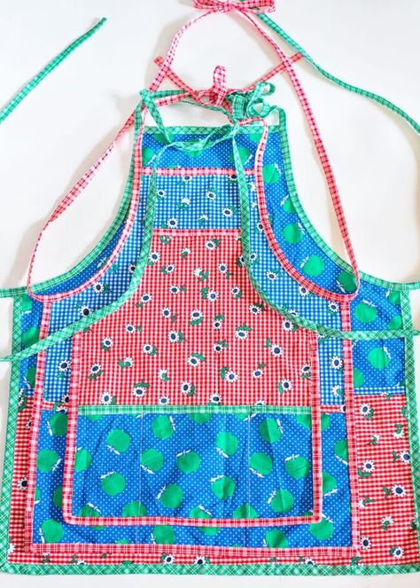 Apron Pockets Ideas, Child’s Apron Pattern Free, Kids Apron Pattern Free Easy, Simple Apron Pattern Free, Toddler Apron Pattern Free, Boy Apron Pattern, Kids Apron Pattern Free, Sew An Apron, Sew Apron