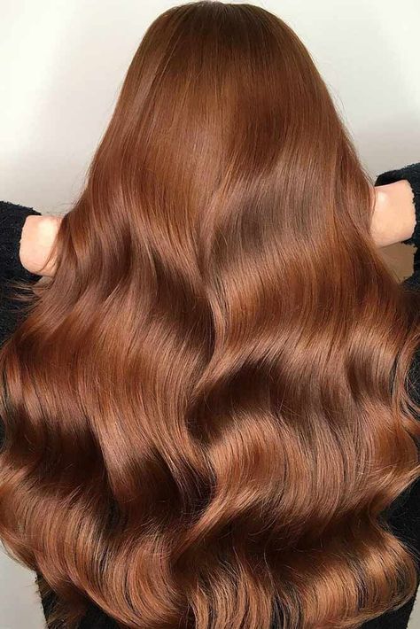 Check out the most complimenting and popular red hair color samples to get ready for a change. #haircolor #auburnhair #balayagehair Natural Auburn Hair, Brown Auburn Hair, Copper Brown Hair Color, Dark Auburn Hair, Cinnamon Hair, Ginger Hair Color, Copper Hair Color, Hair Color Light Brown, Hair Color Auburn