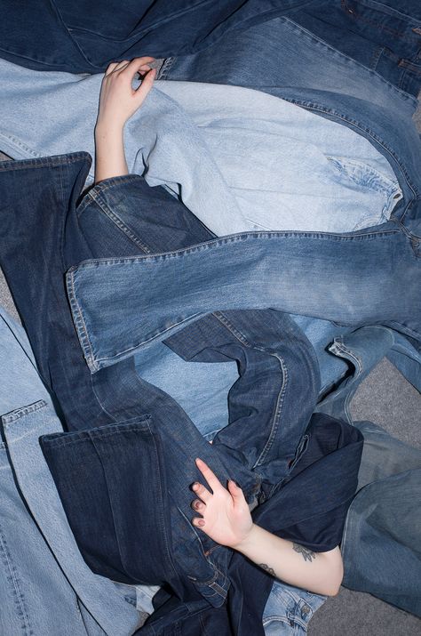 Denim Editorial Shoot, Denim Social Media Post, Denim Campaign Editorial, Levis 501 Outfit Vintage, Denim Aesthetic Photography, Vintage Denim Aesthetic, Jean Photoshoot Ideas, Diesel Campaign, Denim Moodboard