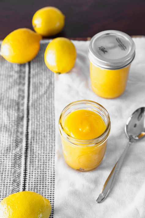 This ridiculously easy meyer lemon curd recipe can be made with meyer lemons or regular lemons! Perfect for desserts and snacking! Meyer Lemon Curd Recipe, Meyer Lemon Recipes Desserts, Meyer Lemon Curd, Fool Recipe, Meyer Lemon Recipes, Lemon Treats, Lemon Curd Recipe, Curd Recipe, Jam And Jelly