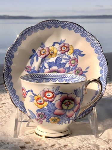 Bright Periwinkle, Teacup Collection, Royal Albert Tea Cup, Royal Albert China, Colourful Flowers, China Teacup, China Tea Sets, Wallpaper Nature Flowers, Vintage Teacups