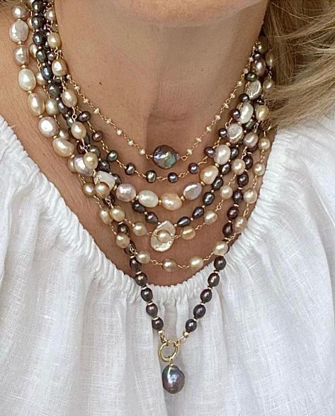 Black Baroque Pearl Necklace, Boho Pearl Necklace, Boat Outfits, Neckmess Ideas, Trend Necklace, Rosary Style Necklace, Grey Pearl Necklace, Inexpensive Jewelry, Tahitian Pearl Necklace