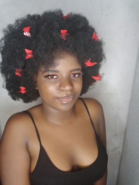 Afro With Butterfly Clips, Big Natural Hair, Plus Size Posing, Chinese Aesthetic, Afro Style, 4c Natural, Quick Braided Hairstyles, 4c Natural Hair, Clip Hairstyles