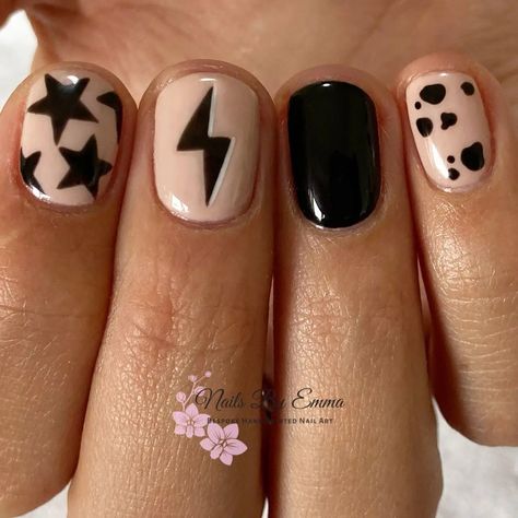 Embracing the Beauty of Black Nails: A Timeless Trend - black nail art Lightening Bolt Nail Design Black, Black Rock Nails, Lighting Bolt Nail Art, Alt Short Nails, Lightning Bolt Nail Art, Rock And Roll Nails, Rock Concert Nails, Lightning Bolt Nails, Grunge Beauty