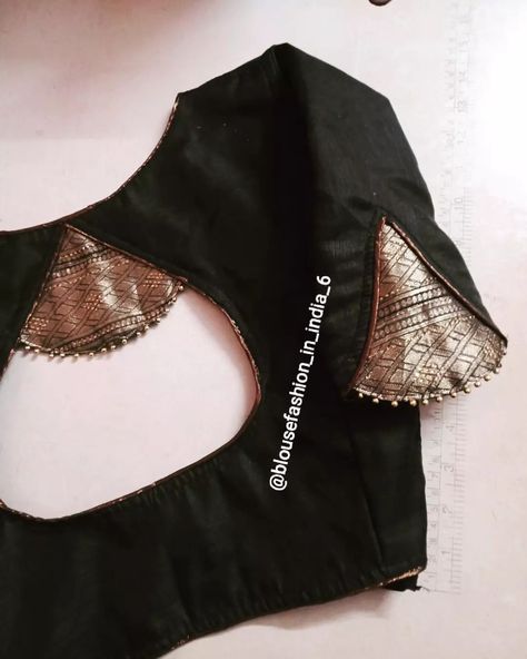 trendy blouse fashion designs 🇮🇳 on Instagram: “New blouse fashion” Blouse Back Neck Designs Traditional, Simple Blouse Neck Designs, Cotton Blouse Designs Latest, Simple And Unique Blouse Design, Blouse Neck Designs Latest, Silpa Designers, Blouse Neck Patterns, Latest Blouse Neck Designs, Brocade Blouse Designs