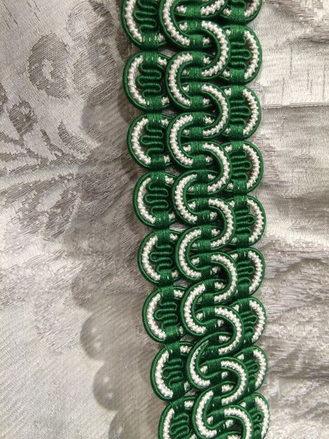 Muro Braid | Emerald | Watts of Westminter Band Weaving, Weaving Loom Diy, Trims Fashion, Weaving Inspiration, Decorative Trim, Loom Weaving, Drapery Fabric, Ribbon Trim, Pink Bracelet