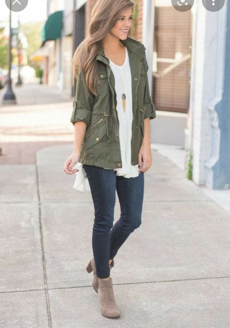 Army Green Jacket Outfit, Green Jacket Outfit, Spring Outfits For School, Jean Jacket Outfits, Simple Fall Outfits, Boating Outfit, Coat Outfit, Army Green Jacket, Smart Outfit