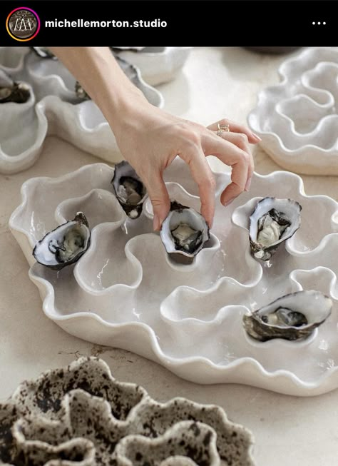 Ceramic Oyster, Oyster Platter, Ceramic Cutlery, Ceramic Supplies, Clay Plates, Artisan Pottery, Oyster Plates, Diy Ceramic, Keramik Design