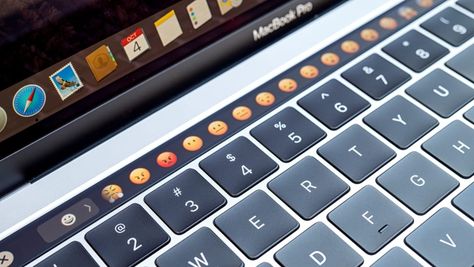 Macbook Tips And Tricks, Macbook Shortcuts, Mac Hacks, Digital Declutter, Apple Computer Laptop, Macbook Hacks, Macbook Pro Keyboard, Computer Ideas, Macbook Pro Tips