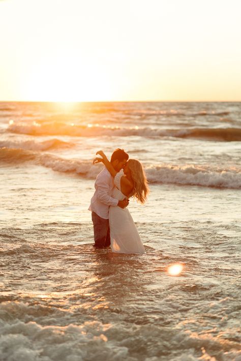 Prenup Photoshoot Beach, Engagement Pictures Ideas Beach, Beach Pictures Poses Couples Engagement Photography, Anniversary Picture Ideas Beach, Beachside Engagement Photos, Punta Cana Engagement Photos, Driftwood Beach Engagement Photos, Beach Photography Couples Photo Ideas, Bahamas Engagement Photos