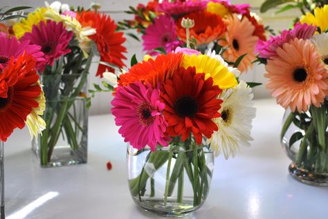 Gerbera Daisy Table Decor, Gerber Daisy Centerpiece, Gerbera Daisy Centerpiece, Mexican Centerpiece, Gerbera Daisy Wedding, Daisy Centerpieces, Mexican Party Decorations, Mexican Birthday, Mexican Party Theme