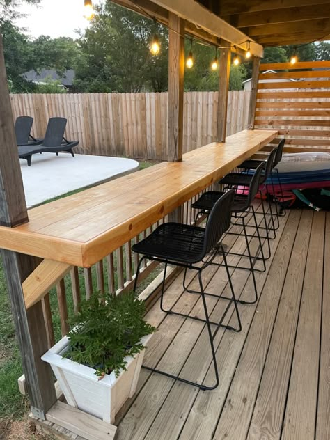 Back Deck Bar Ideas, Porch Mini Bar, Back Patio Table Ideas, Front Entry Landscaping Farmhouse, Screened Porch Bar Ideas, Deck Railing Bar Top Ideas, Deck Off Kitchen Ideas, Side Door Patio Ideas, Deck With Built In Bar