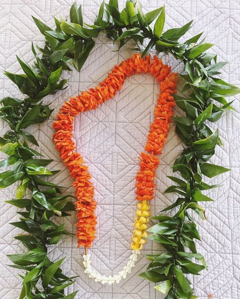 Lei Stand For Party, Lei Stand, Lei Flower, Flower Lei, Hawaiian Lei, Birthday Brunch, Paper Stars, Grad Party, Wedding Plans