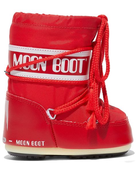 Red Icon Mini snow boots from Moon Boot Kids featuring water-repellent finish, round toe, metal eyelet detailing, front lace-up fastening, ankle-length, logo-print strap, branded heel counter, flat rubber sole and padded design. Neutral Boots, Apres Ski Style, Red Water, Moon Boot, Mini Moon, Girls Shoes Kids, Moon Boots, Ski Boots, Kids Icon