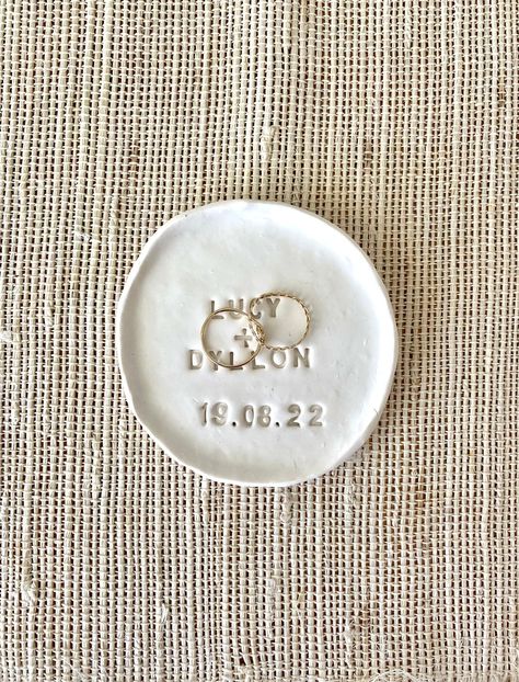 Wedding Gift For Friend, Clay Workshop, Friend Anniversary, Wedding Gifts For Bride And Groom, Wedding Ring Dish, Wedding Gifts For Friends, Engagement Gifts For Her, Wedding Engagement Gifts, Wedding Gifts For Bride