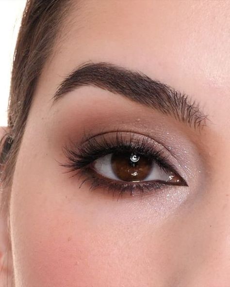 Natural Eyeshadow Brown Eyes, Subtle Brown Eyeshadow, Smokey Eye Subtle, Brown Eyeshadow For Blue Eyes, Darker Eye Makeup, Minimalist Smokey Eye, Smoky Eyeshadow Look, Soft Brown Smokey Eye Makeup, Cool Toned Eyeshadow Looks Brown Eyes