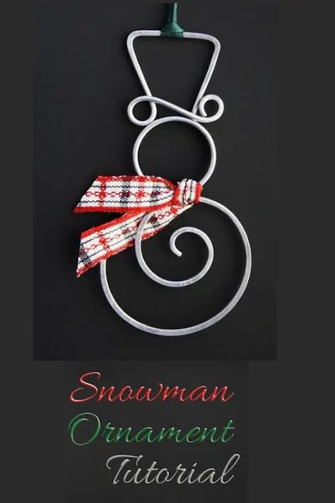 5 Snowman Jewelry and Ornament Tutorials | Raymond Briggs' The Snowman Wire Snowman, Snowman Jewelry, Dna Earrings, Raymond Briggs, Simple Holiday Gifts, Wire Ornaments, Felt Snowman, Quilled Jewellery, Diy Snowman