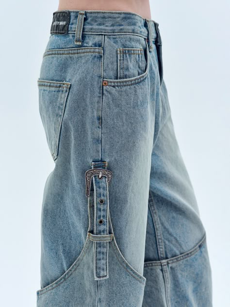 Denim Washing Effect, Detachable Pocket, Belt Jeans, Half Pants, Buckle Pants, Moda Denim, Pants Outfit Men, Pockets Fashion, Mens Designer Shirts