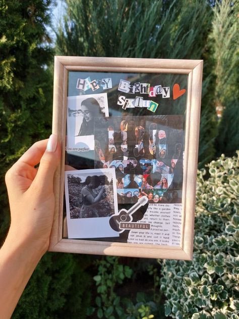 Present for best friend Diy Picture Gifts, Best Friend Photo Frame, Photo Frame Idea, Picture Gifts Diy, Diy Bff, Gifts For Best Friend, Diy Birthday Gifts For Friends, Creative Gifts For Boyfriend, Gift Inspo