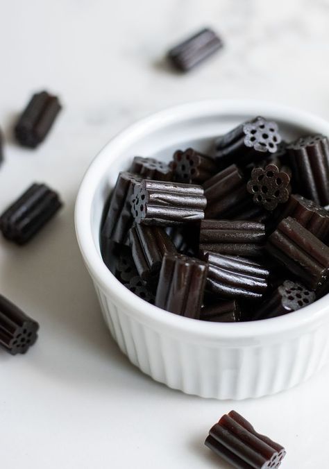 Black licorice in a small bowl. Black Licorice Aesthetic, Licorice Aesthetic, Chocolate Licorice, Dutch Licorice, Liquorice Recipes, Bad Candy, Peppermint Rose, Licorice Candy, Ice Cream Chocolate