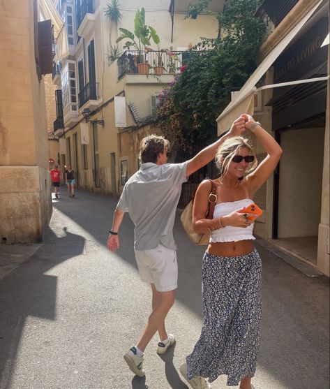 European Summer Outfits Couple, Europe Couple Outfits, Greece Couple Outfits, Barcelona Spain Couples Aesthetic, Vacation Couples Outfits, Mallorca Spain Aesthetic Outfit, Summer In Mallorca, Spain Couple Aesthetic, Couple Vacation Outfits Summer