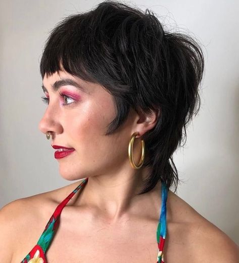 Messy Mullet with Baby Bangs Wolf Cuts, Pixie Mullet, Shaggy Pixie, Short Shag Haircuts, Fine Straight Hair, Mullet Haircut, Thin Hair Styles For Women, Choppy Bob, Natural Wavy Hair