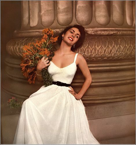 Elizabeth Taylor Style, Vintage Diary, Chiffon White Dress, Deborah Kerr, Liz Taylor, Quo Vadis, White Chiffon, Elizabeth Taylor, Simple White