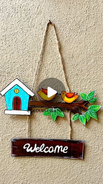 Diy Home Decor Welcome Sign, House Entrance Wall Decor, Door Signs Diy Entrance, Welcome Diy Ideas, Welcome Home Craft Ideas, Welcome Board For Home, Welcome Home Diy Ideas, Cardboard Crafts Diy Easy, Welcome Craft Ideas