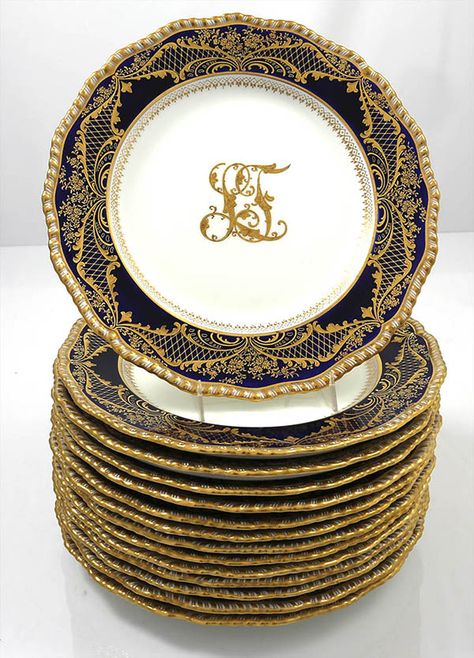 set fourteen doulton burslem cobalt and gold dinner plates Diner Plates, Robert Cavalli, Porcelain Design, Fine China Dinnerware, Black Dinnerware, Carved Chairs, Fine Dinnerware, Decor Objects, Gold Dinnerware