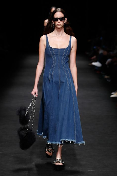 Denim 2023, Rtw 2023, Summer Work Dresses, Denim Dress Outfit, Denim Ideas, Denim Dresses, Summer Work, Summer Denim, Work Dresses