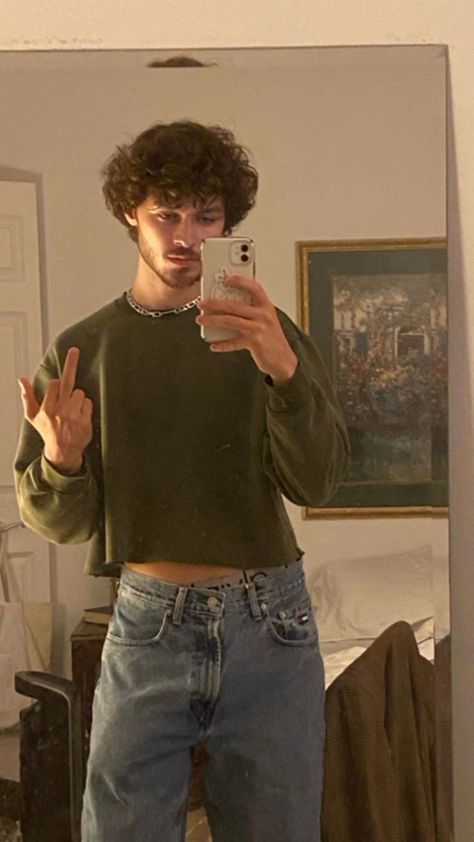 Men Outfits Crop Top, Gay Outfit Men, Crop Top Men Aesthetic, Men Wearing Crop Tops, Bisexual Men Fashion, Gay Man Fashion, Gay Men Outfits, Gay Guy Outfits, Men Crop Top Outfit